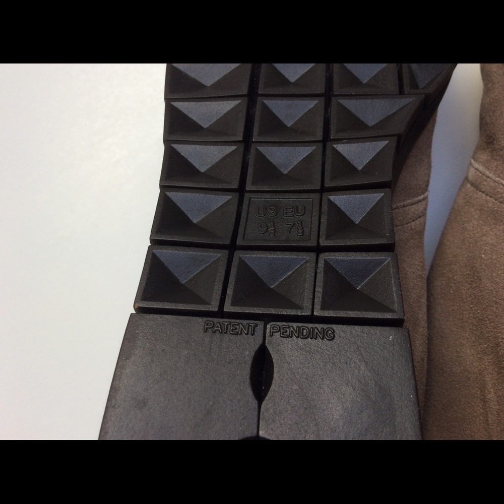 Shoes - Picture 6 of 6